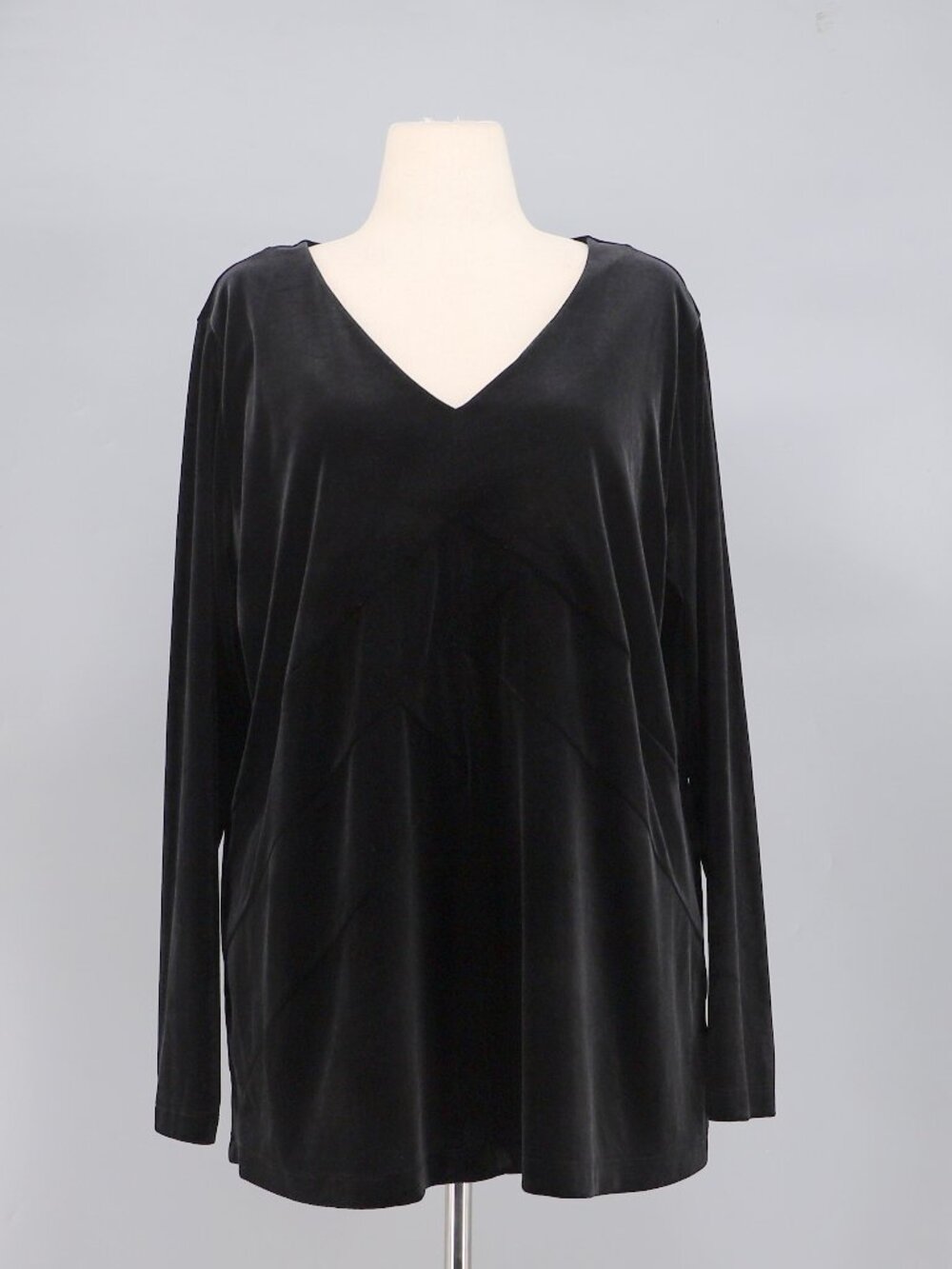 SOFT SURROUNDINGS Black V- Neck Velvet Tunic Top Size 1X